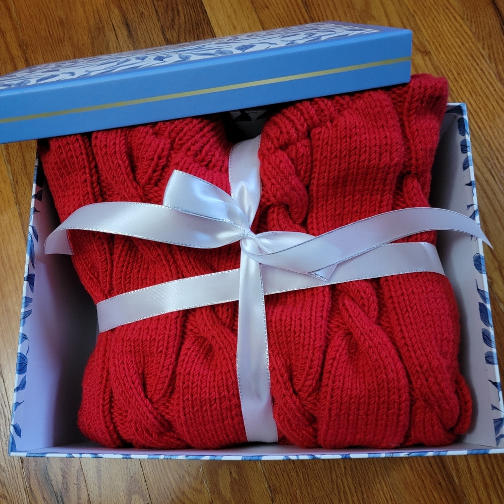 100% Wool cable knit sweater